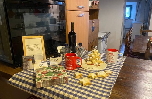 San Marcello Piteglio Apartment | Apartment 'Antico Forno' with Mountain View and Wi-Fi