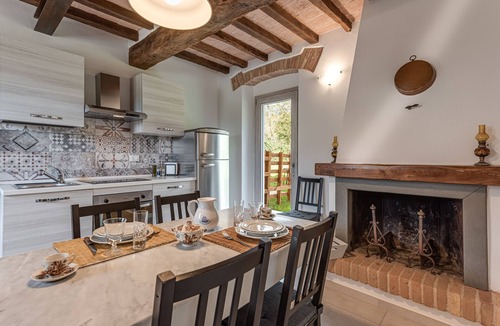 Borgo San Lorenzo Apartment | Apartment 'Palazzina Nel Cuore Del Mugello' with Mountain View, Wi-Fi and Air Conditioning