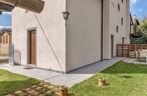 Borgo San Lorenzo Apartment | Apartment 'Palazzina Nel Cuore Del Mugello' with Mountain View, Wi-Fi and Air Conditioning