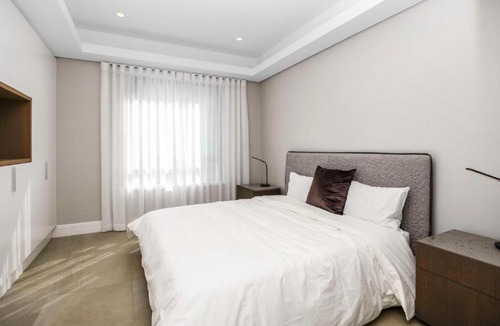 Greater Johannesburg Metropolitan Area Apartment | Apartment - Sleeps 4 - Parking - Pool