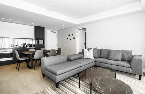 Greater Johannesburg Metropolitan Area Apartment | Apartment - Sleeps 4 - Parking - Pool