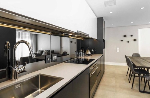 Greater Johannesburg Metropolitan Area Apartment | Apartment - Sleeps 4 - Parking - Pool