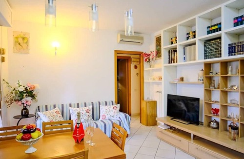 Ponte a Greve Apartment | Apartment 'Suite La Casella' with Private Terrace, Wi-Fi and Air Conditioning