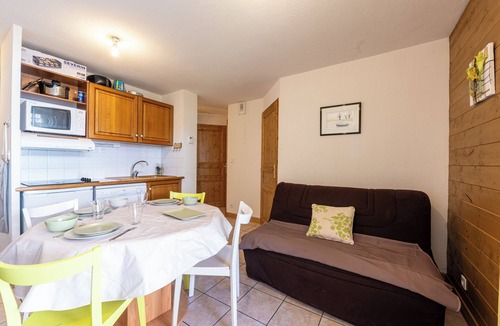 La Giettaz Apartment | Apartment 'Ty Aravis' with Mountain View and Balcony