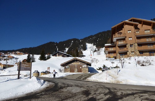 Bisanne 1500 Apartment | Apartment with private pool at the foot of the slopes with garage - ski school at 300m