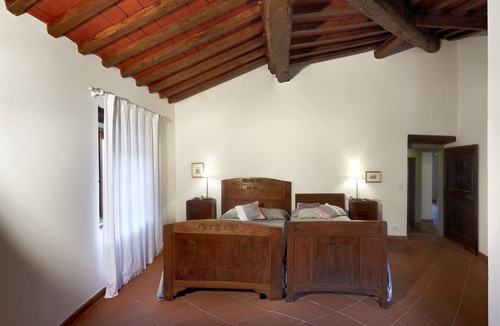 Londa Apartment | Apartment with 14 beds, in the green near Florence