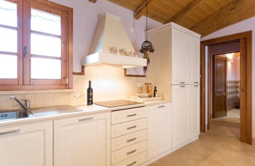Terricciola Apartment | Apartment with 2 bedrooms and 2 bathrooms on the ground floor