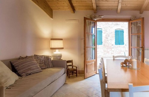 Terricciola Apartment | Apartment with 2 bedrooms and 2 bathrooms on the ground floor