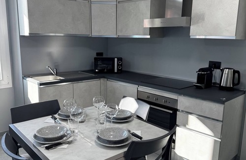 Ventimiglia Apartment | Apartment with a sea view, 5 minutes from Monaco + private parking