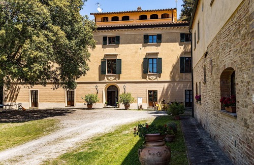 Capannoli Apartment | Apartment with garden and BBQ - swimming pool and tennis court