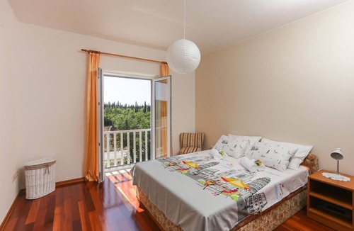 Cilipi Apartment | Apartments Villa Harmonia - One-Bedroom Apartment with Patio and Shared Pool