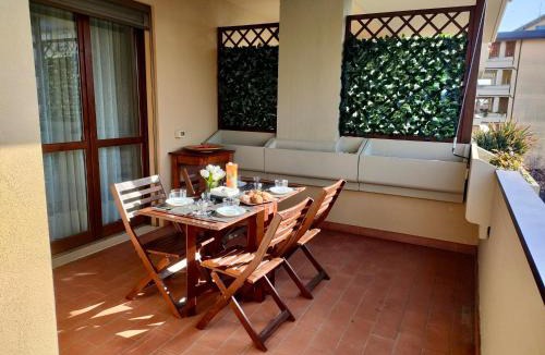 Prato Apartment | Appartamento Luminoso con Terrazzo, WI-FI e Garage