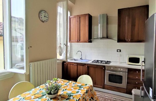 Lungarno del Tempio Apartment | APPARTAMENTO LUNA ROSSA