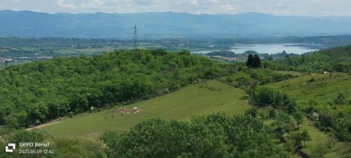 Bovecchio Apartment | Appartamento vista lago Barberino del Mugello con piscina