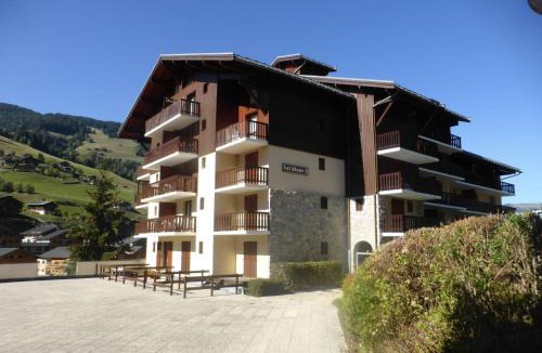 Areches Apartment | Appartement 4 pers., village, proche pistes, piscine l'été, commerces à pied - FR-1-342-141