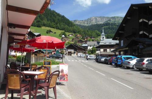 Areches Apartment | Appartement cosy 2-4 pers, cœur de village, proche pistes, piscine l'été - FR-1-342-207