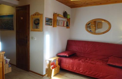 Areches Apartment | Appartement cosy pour 4-5 personnes, centre village, proche pistes, ascenseur, bien équipé - FR-1-342-163