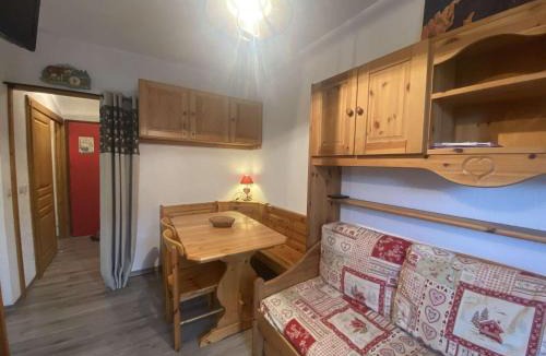 Areches Apartment | Appartement rénové cosy avec piscine, pour 4 personnes, proche des pistes et du village. - FR-1-342-180
