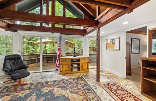 Olympic Valley Cabin | Apres on Sandy Way - Adventure-ready Palisades Home, Private Hot Tub, Near Lake Tahoe