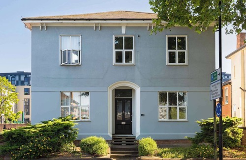 Leamington Spa Apartment | Apt 2 Avenue Road – Leamington Spa | Modern 1-Bed with Free Parking, Wi-Fi and Station Access