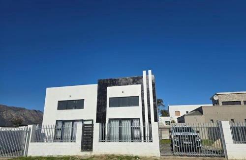 Elgin House | Aqua Breeze
