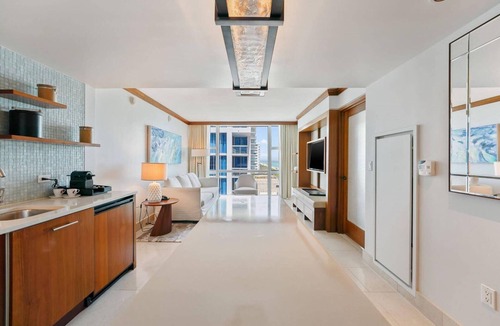 North Beach Condo | Aquavita - Luxury Miami Beach Condo at The Carillon