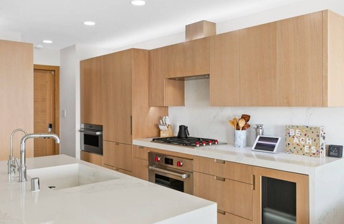 Eastern Malibu House | Aquazzura by Stay Awhile Villas