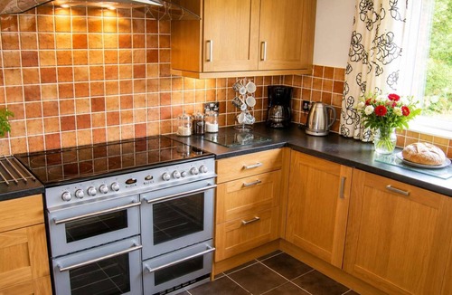 Saintbury House | Arden Hill Farm House - Sleeps up to 16 - Snooker Table - HOT TUB
