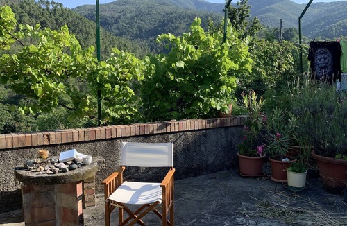 Sesta Godano Villa | Artists' Villa, 4 bedrooms, large terrace, great views, Cinque Terre 40 min.!