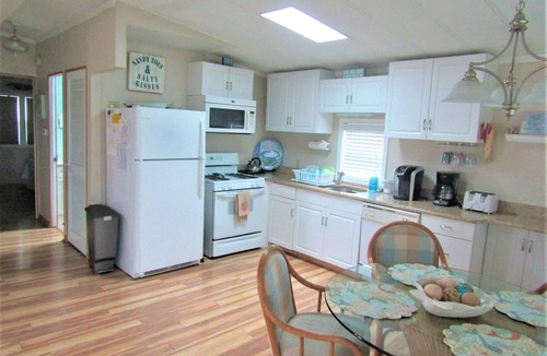 Assateague Pointe House | Assateague Pointe 2 br/1 ba 2 outdoor pools -in WOC.
