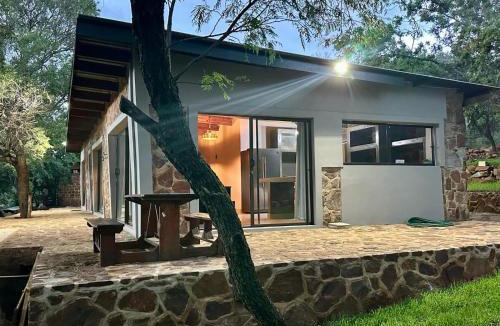 Magaliesberg House | Athule Inn - Cradle