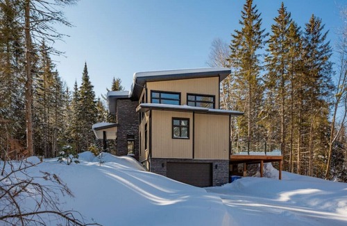 Morin Heights Ski Chalet | Au décor scandinave!