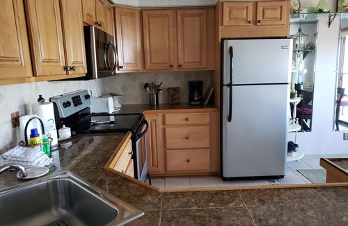 Folly Field Villa | AUG 16-NOV&:OCEANVIEW3RDFL,2B/2B,50ydtoBEACH,POOL, NEWtile shower,ELEVATOR