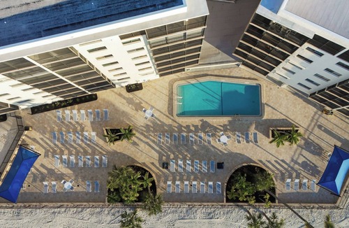 South Island Condo | AUGUST 3-10- 1,275.00 DOLLARS "SUNSATIONAL" BEACHFRONT CONDO 2BD-2BTH POOL-WIFI,