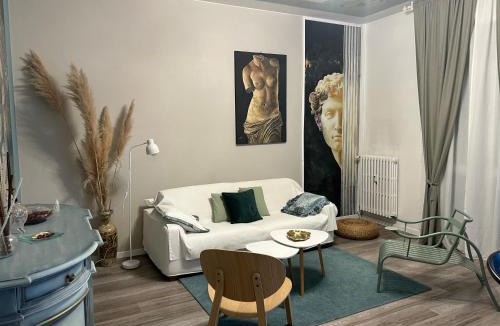 Crocetta-San Lazzaro-Modena Est Apartment | Aurora Flowers - Two rooms and free parking near center and train station