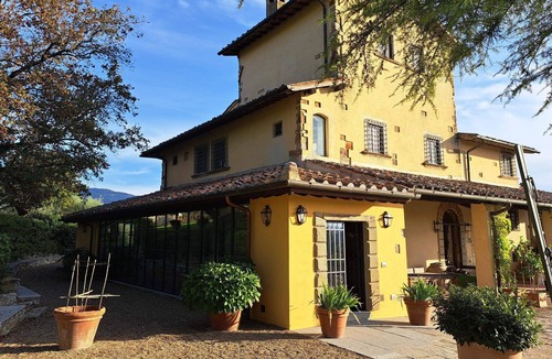 Twist House | Authentic Country Family estate in the Tuscan vineyards