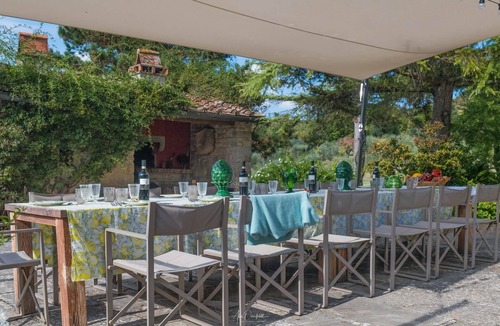 Twist House | Authentic Country Family estate in the Tuscan vineyards