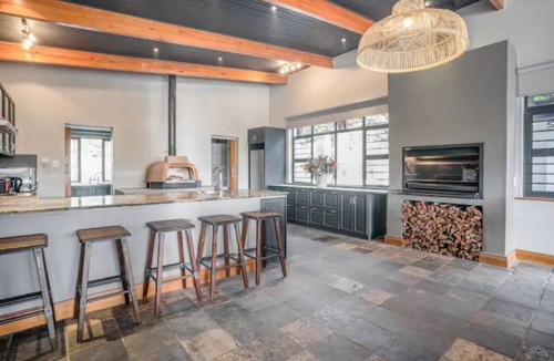 Stellenbosch House | Avemore Manor House -Exquisite winelands home with Breathtaking Views
