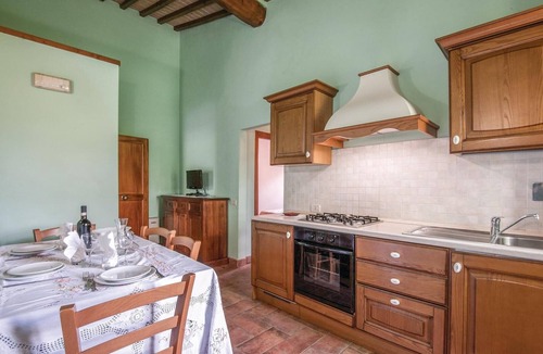 Casole d'Elsa Apartment | Awesome apartment in Casole d'Elsa SI