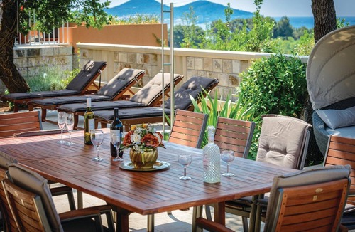 Dubrovnik House | Awesome home in Zaton Veliki