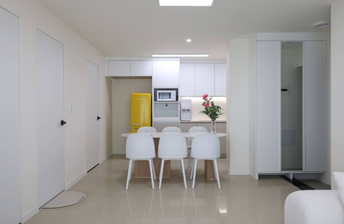 Goyang Villa | [AWESTAY301] Seoul near DMC/New, Full Option/Sleeps8/3BR,5Beds,1BA/Free Parking