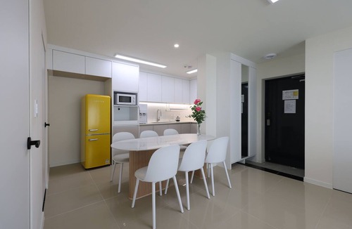 Goyang Villa | [AWESTAY301] Seoul near DMC/New, Full Option/Sleeps8/3BR,5Beds,1BA/Free Parking