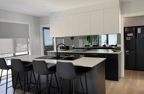 Broulee House | Azure Abode in Broulee