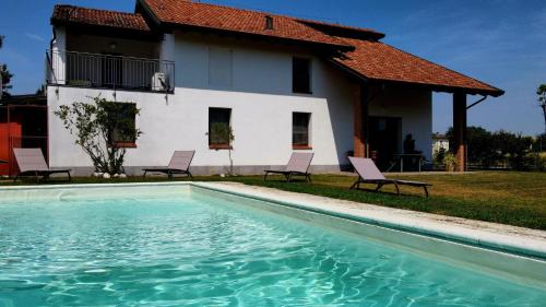 Castelvetro Piacentino House | B&B Cremona Busseto Musica - villa con parco e piscina