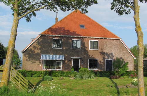 Schellinkhout Apartment | B&B in traditional Dutch farmhouse
