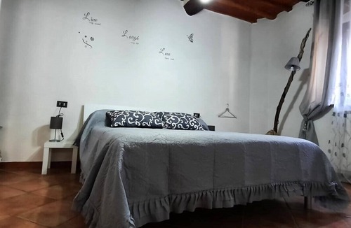 Lari Bed & Breakfast | B&B L'angolino Two-room apartment with kitchen in Tuscany