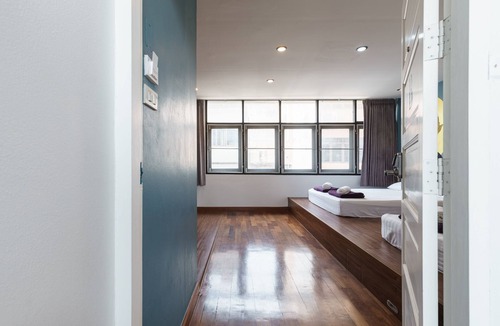 Wat Bowon Niwet Hostel | [B]Private Ensuit w. bathroom 5-minutes walk from Khao San Road.