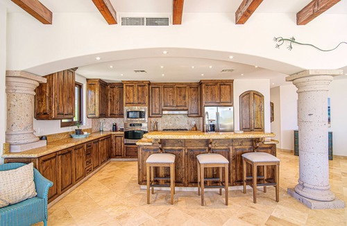 Buzzards Condo | B302 Oceanview Penthouse with Infinity pool and jacuzzi