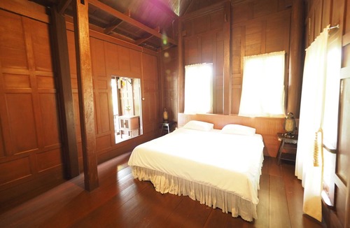 Suan Luang Hotel | Baan Suan Amphawa