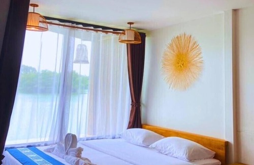 Chai Badan Resort | Baanrimnam Resort Lopburi